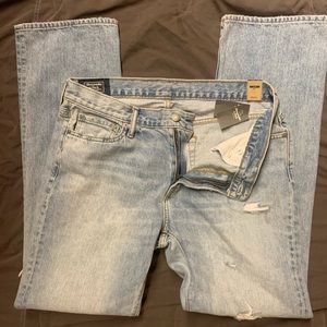 NWT Abercrombie Fitch Kilby Distressed Boot 34X34